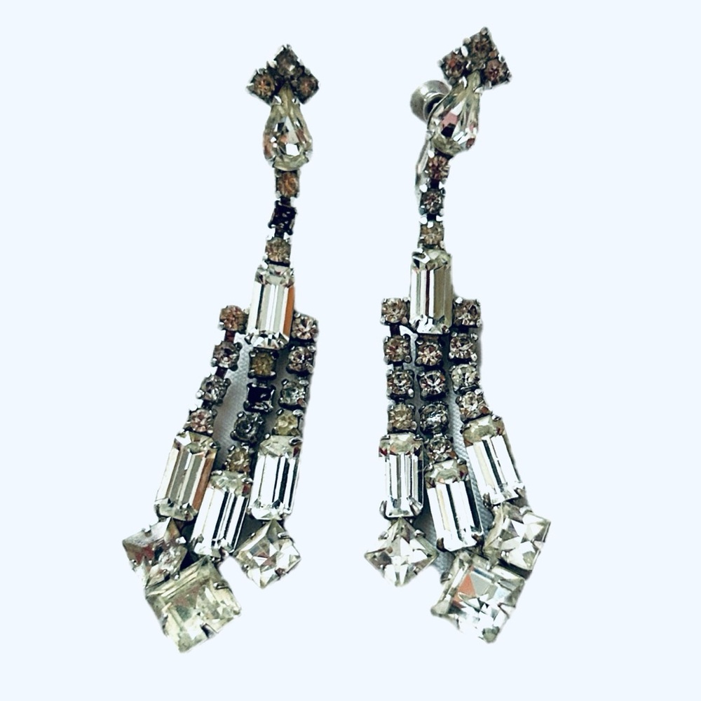 Vintage Art Deco 3” Dangle Glass Rhinestones Set in Silver Metal Earrings.